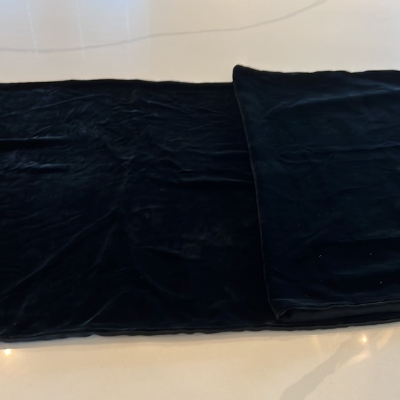 Velvet and satin reversible shawl/wrap - Picture 5 of 5